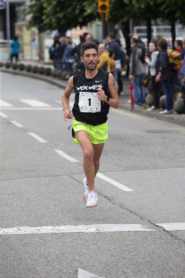 850 personas se sumaron a esta inciativa solidaria organizada por el Centro Comunitario de Sangre y Tejidos de Asturias, con el patrocinio de la Fundación EdP y la colaboración del Ayuntamiento de Gijón, la Dirección General de Deportes y EL COMERCIO