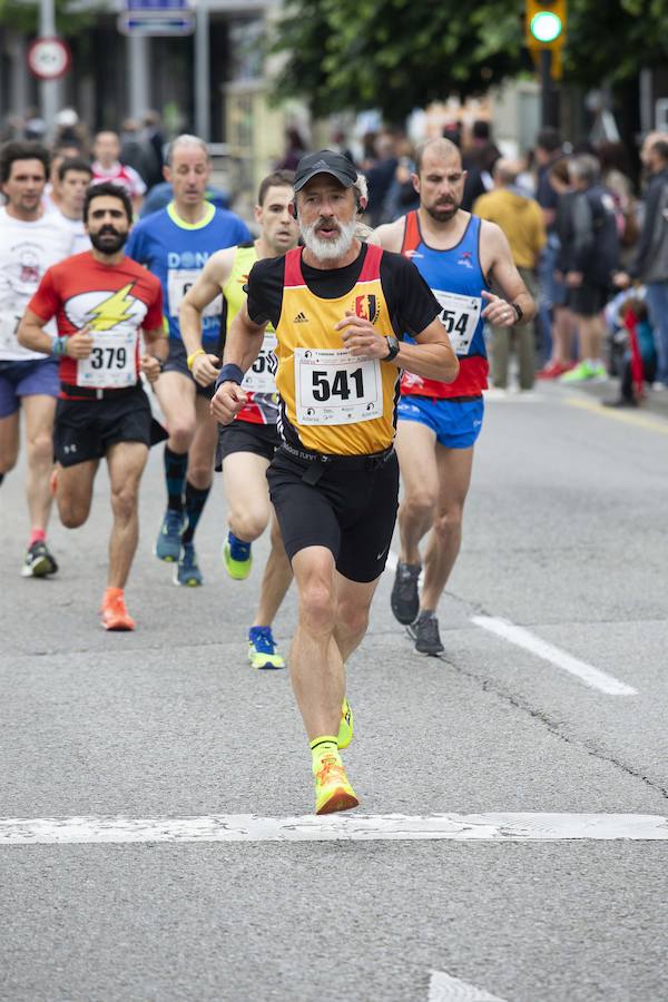 850 personas se sumaron a esta inciativa solidaria organizada por el Centro Comunitario de Sangre y Tejidos de Asturias, con el patrocinio de la Fundación EdP y la colaboración del Ayuntamiento de Gijón, la Dirección General de Deportes y EL COMERCIO