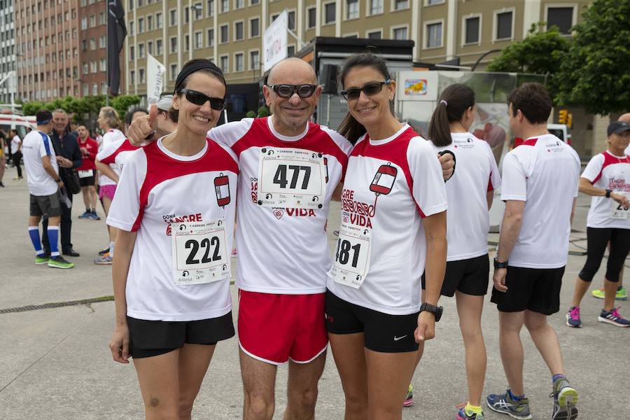 850 personas se sumaron a esta inciativa solidaria organizada por el Centro Comunitario de Sangre y Tejidos de Asturias, con el patrocinio de la Fundación EdP y la colaboración del Ayuntamiento de Gijón, la Dirección General de Deportes y EL COMERCIO