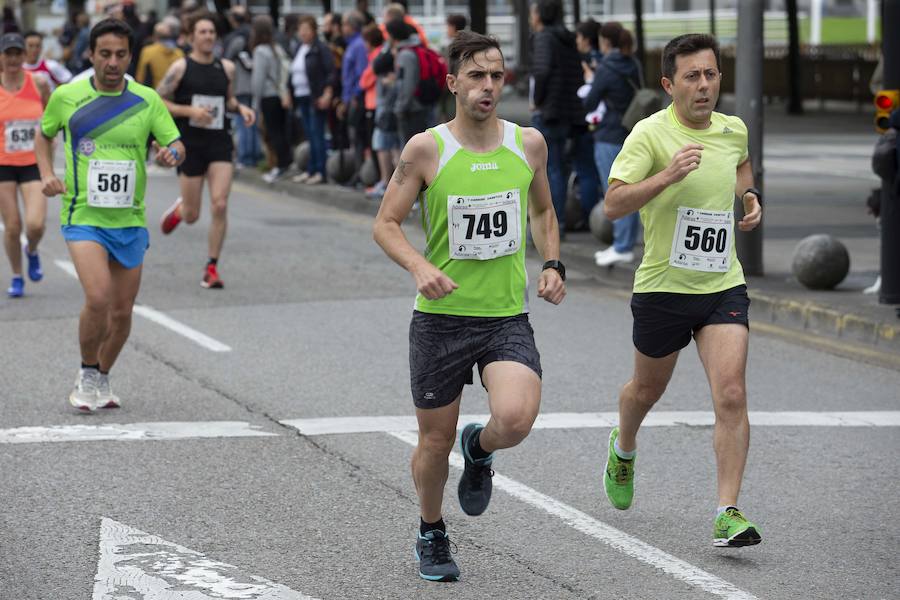 850 personas se sumaron a esta inciativa solidaria organizada por el Centro Comunitario de Sangre y Tejidos de Asturias, con el patrocinio de la Fundación EdP y la colaboración del Ayuntamiento de Gijón, la Dirección General de Deportes y EL COMERCIO