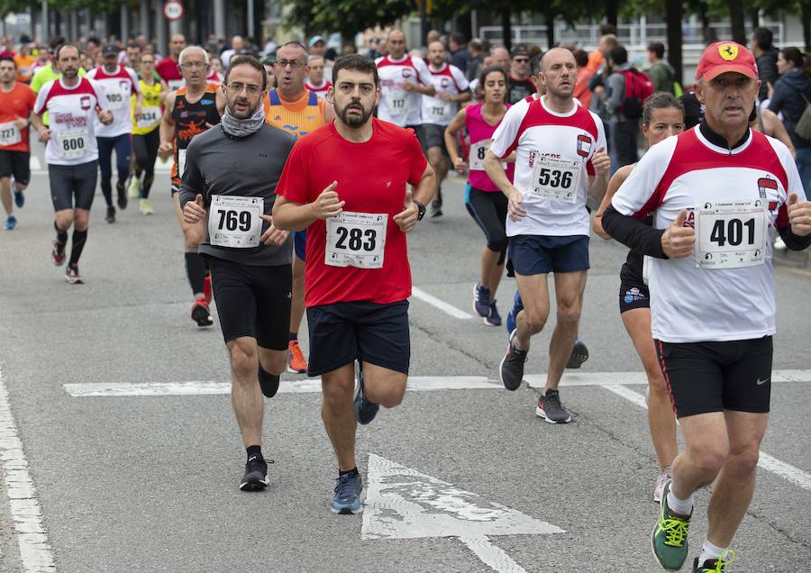 850 personas se sumaron a esta inciativa solidaria organizada por el Centro Comunitario de Sangre y Tejidos de Asturias, con el patrocinio de la Fundación EdP y la colaboración del Ayuntamiento de Gijón, la Dirección General de Deportes y EL COMERCIO