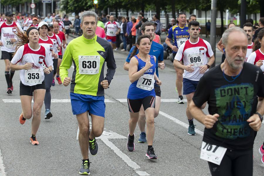 850 personas se sumaron a esta inciativa solidaria organizada por el Centro Comunitario de Sangre y Tejidos de Asturias, con el patrocinio de la Fundación EdP y la colaboración del Ayuntamiento de Gijón, la Dirección General de Deportes y EL COMERCIO