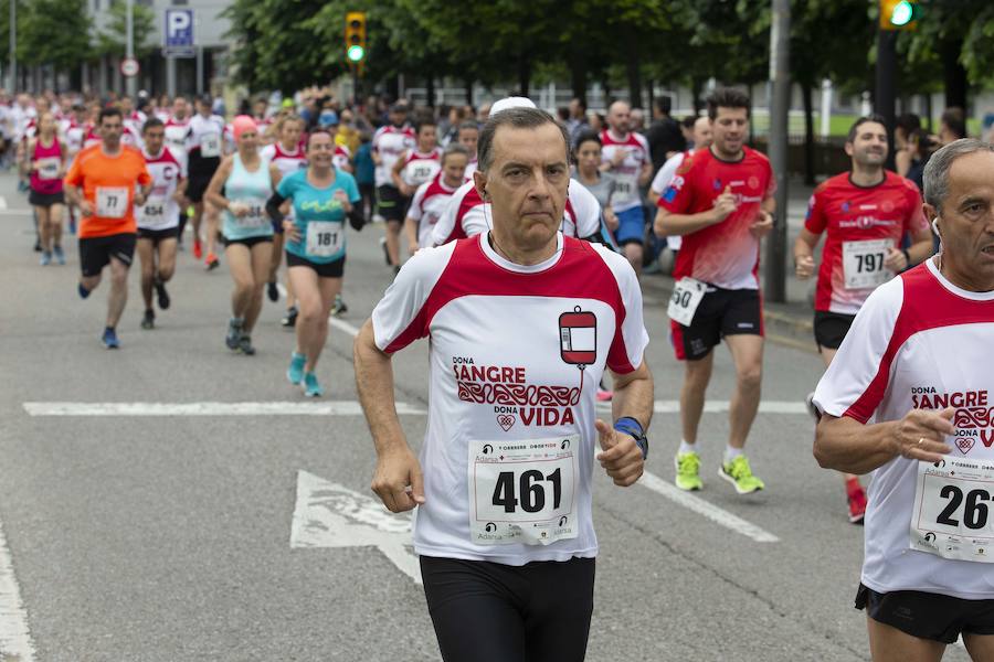 850 personas se sumaron a esta inciativa solidaria organizada por el Centro Comunitario de Sangre y Tejidos de Asturias, con el patrocinio de la Fundación EdP y la colaboración del Ayuntamiento de Gijón, la Dirección General de Deportes y EL COMERCIO