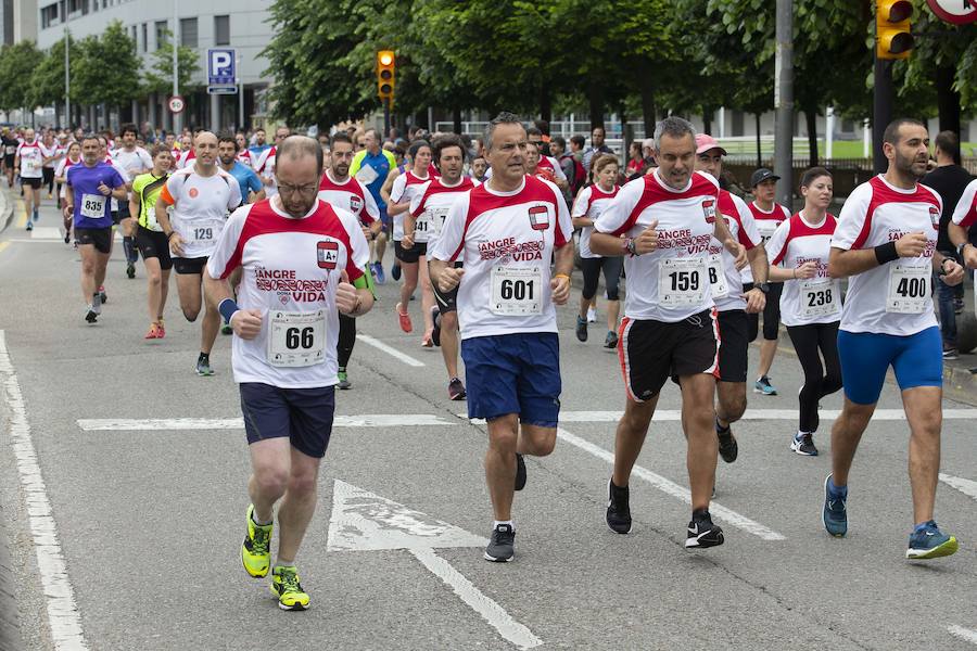 850 personas se sumaron a esta inciativa solidaria organizada por el Centro Comunitario de Sangre y Tejidos de Asturias, con el patrocinio de la Fundación EdP y la colaboración del Ayuntamiento de Gijón, la Dirección General de Deportes y EL COMERCIO