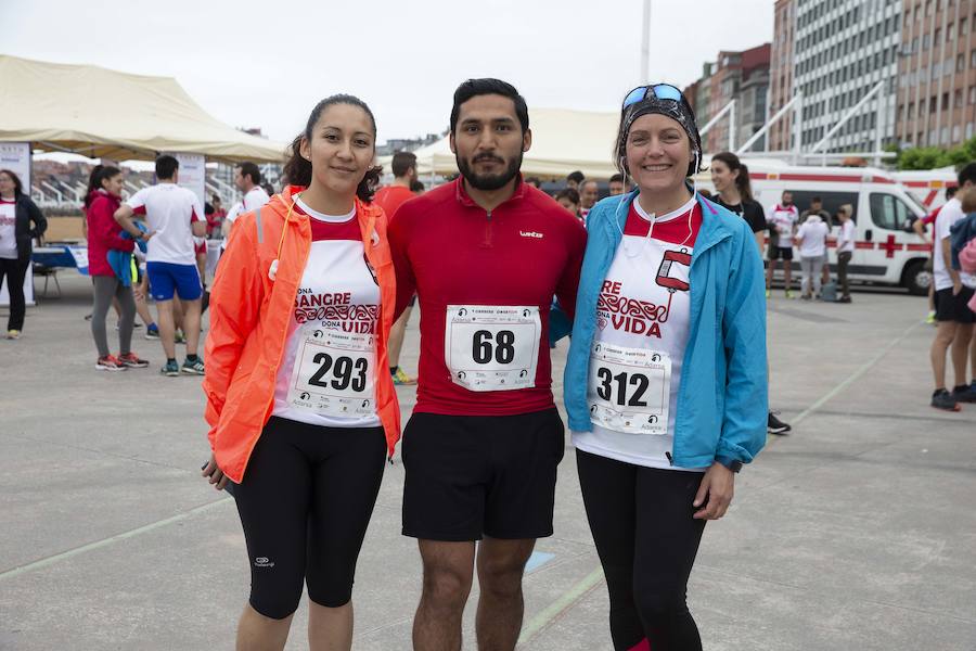 850 personas se sumaron a esta inciativa solidaria organizada por el Centro Comunitario de Sangre y Tejidos de Asturias, con el patrocinio de la Fundación EdP y la colaboración del Ayuntamiento de Gijón, la Dirección General de Deportes y EL COMERCIO