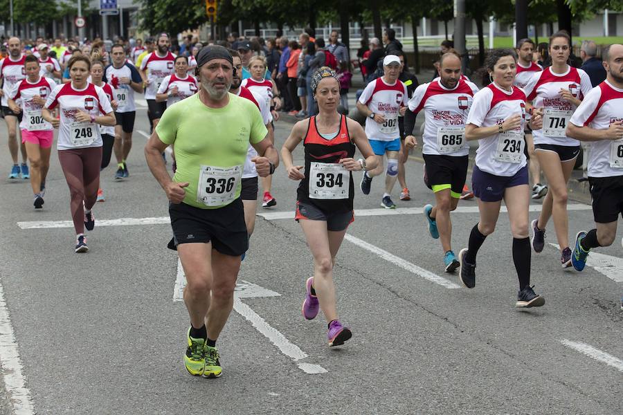 850 personas se sumaron a esta inciativa solidaria organizada por el Centro Comunitario de Sangre y Tejidos de Asturias, con el patrocinio de la Fundación EdP y la colaboración del Ayuntamiento de Gijón, la Dirección General de Deportes y EL COMERCIO