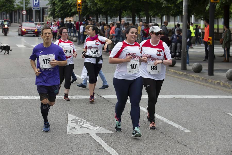 850 personas se sumaron a esta inciativa solidaria organizada por el Centro Comunitario de Sangre y Tejidos de Asturias, con el patrocinio de la Fundación EdP y la colaboración del Ayuntamiento de Gijón, la Dirección General de Deportes y EL COMERCIO