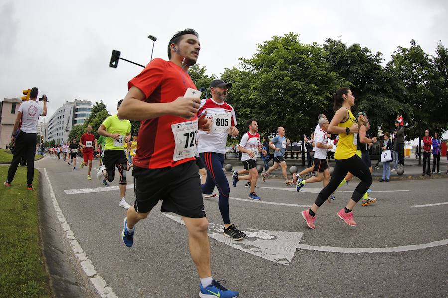 850 personas se sumaron a esta inciativa solidaria organizada por el Centro Comunitario de Sangre y Tejidos de Asturias, con el patrocinio de la Fundación EdP y la colaboración del Ayuntamiento de Gijón, la Dirección General de Deportes y EL COMERCIO