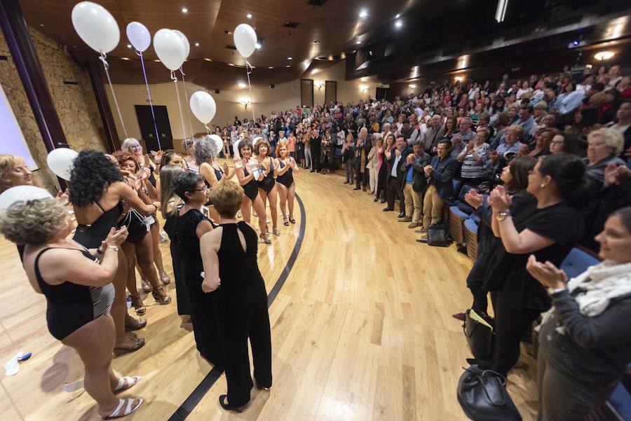 Lucieron en ropa de baño ante un público que llenó en Auditorio y que aplaudió el desparpajo de las improvisadas modelos