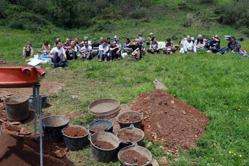 El siguiente paso a seguir será cotejar las muestras de ADN de los huesos hallados con las aportadas por los familiares de los republicanos ejecutados.