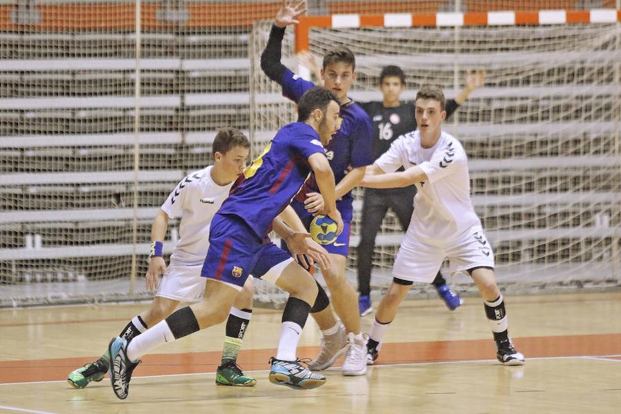 La competición arrancó en el Palacio de Deportes con la derrota de los «sietes» asturianos