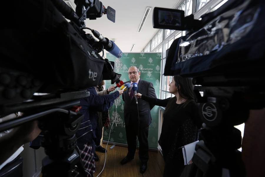 El acto, al que acudió el presidente de la Federación Asturiana de Empresarios (FADE) Belarmino Feito, se celebró en Las Caldas. 