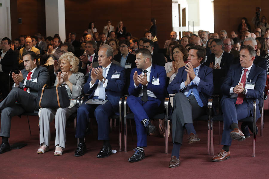 El acto, al que acudió el presidente de la Federación Asturiana de Empresarios (FADE) Belarmino Feito, se celebró en Las Caldas. 