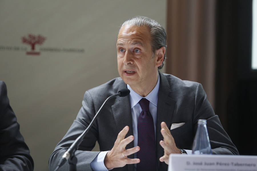 El acto, al que acudió el presidente de la Federación Asturiana de Empresarios (FADE) Belarmino Feito, se celebró en Las Caldas. 