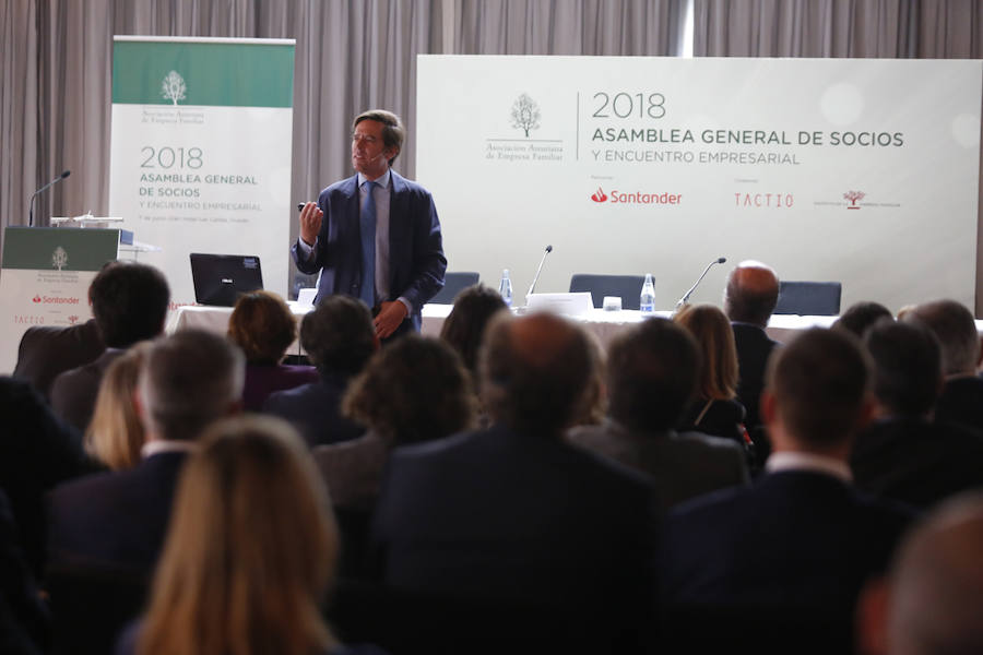 El acto, al que acudió el presidente de la Federación Asturiana de Empresarios (FADE) Belarmino Feito, se celebró en Las Caldas. 