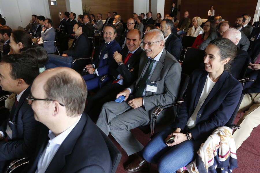 El acto, al que acudió el presidente de la Federación Asturiana de Empresarios (FADE) Belarmino Feito, se celebró en Las Caldas. 