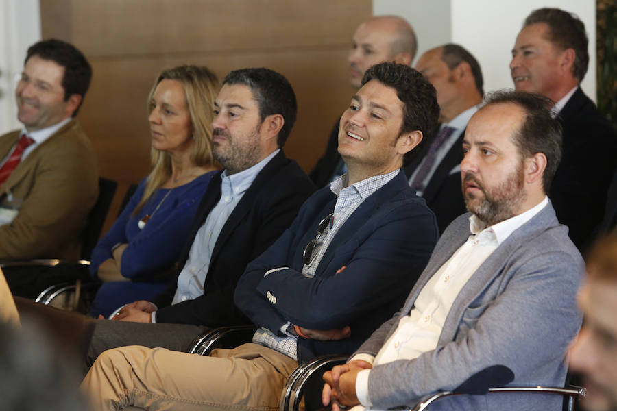 El acto, al que acudió el presidente de la Federación Asturiana de Empresarios (FADE) Belarmino Feito, se celebró en Las Caldas. 