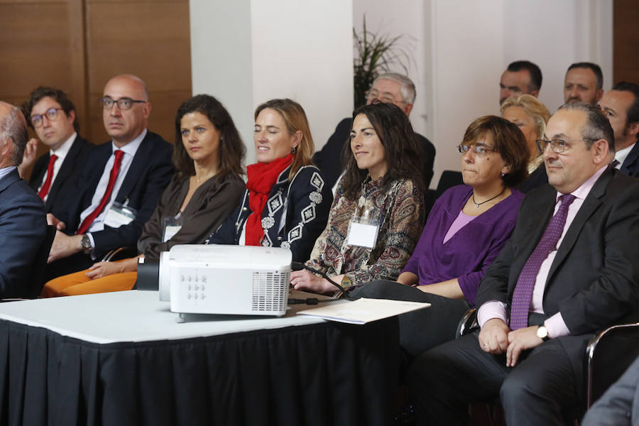 El acto, al que acudió el presidente de la Federación Asturiana de Empresarios (FADE) Belarmino Feito, se celebró en Las Caldas. 