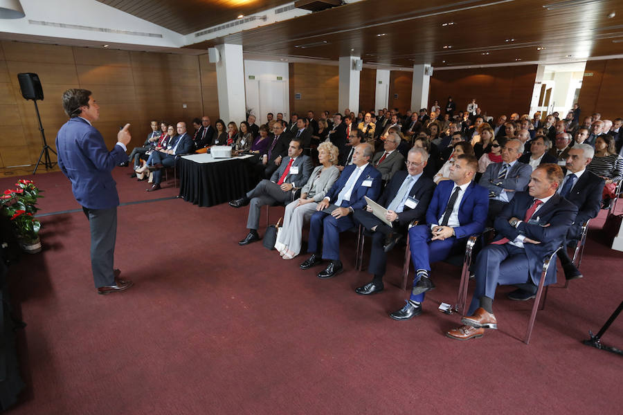 El acto, al que acudió el presidente de la Federación Asturiana de Empresarios (FADE) Belarmino Feito, se celebró en Las Caldas. 