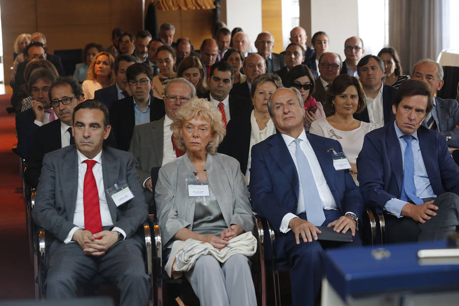 El acto, al que acudió el presidente de la Federación Asturiana de Empresarios (FADE) Belarmino Feito, se celebró en Las Caldas. 