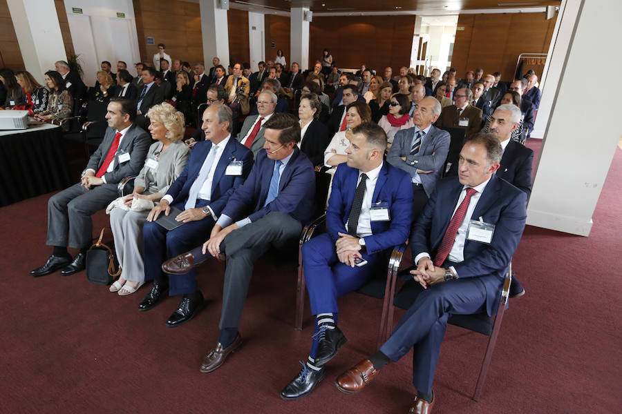 El acto, al que acudió el presidente de la Federación Asturiana de Empresarios (FADE) Belarmino Feito, se celebró en Las Caldas. 