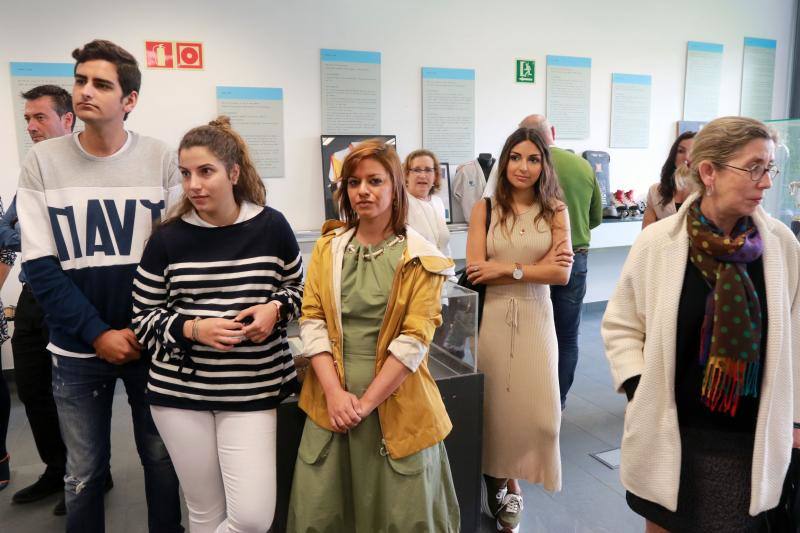 Fotos: Pablo Careño dona al Museo del Deporte de Mieres la raqueta y la camiseta con las que ganó en Winston Salem