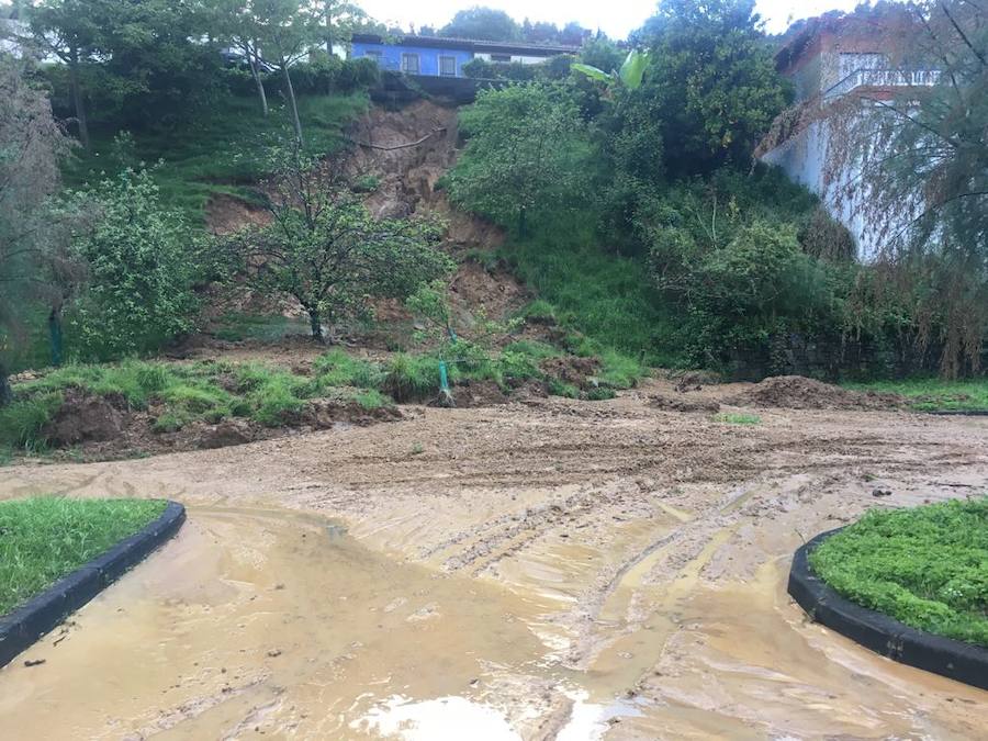 Las inundaciones anegaron varias calles del casco urbano y los comercios del centro de la localidad
