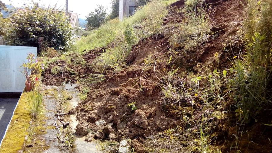Las inundaciones anegaron varias calles del casco urbano y los comercios del centro de la localidad