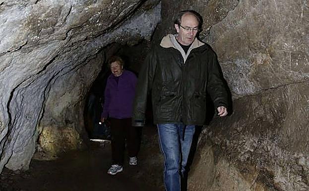 El Buxu. Galería de la cueva de Cangas de Onís.