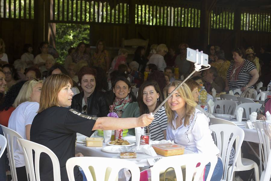 Fotos: Encuentro de las vocalías de la mujer en el Tendayu de Gijón 