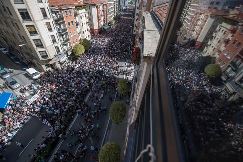 Fotos: Miles de personas protestan en Pamplona contra la sentencia impuesta a los ocho jóvenes por la agresión de Alsasua