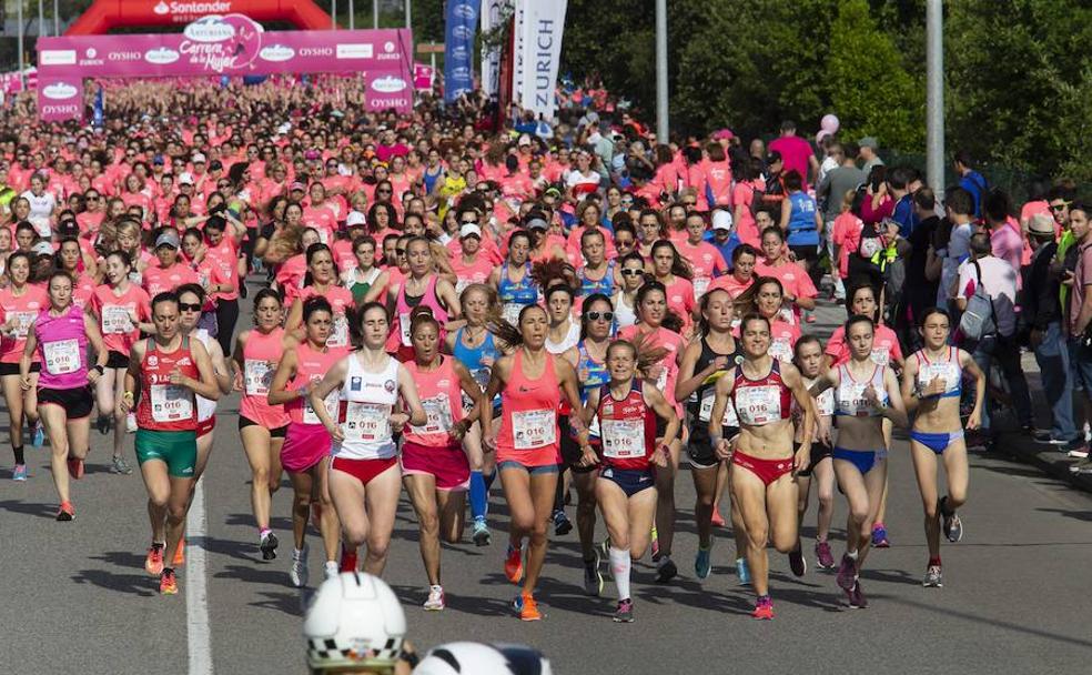 Las atletas, a la carrera.