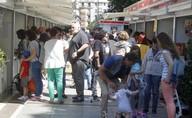 La Feria del Libro de Gijón consolida ventas y público