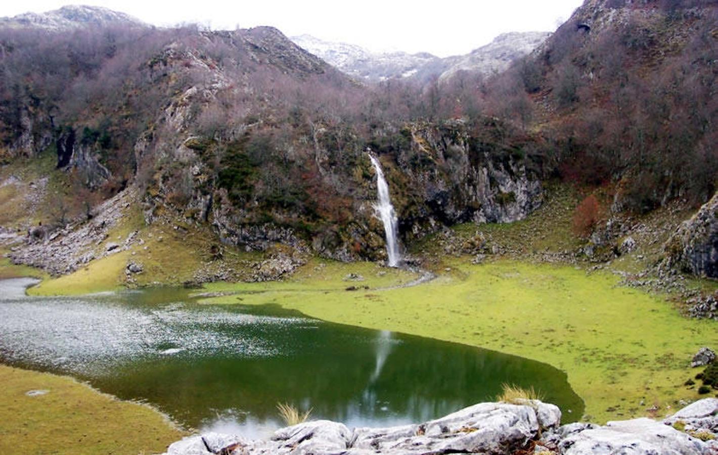 Cascada de Asturias. Lago Bricial (Cangas de Onís)