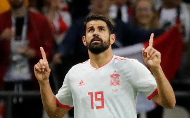 Diego Costa celebra su gol ante Irán. 