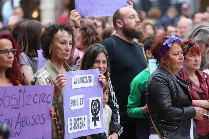 Fotos: Avilés sale a la calle en protesta contra la libertad provisional para &#039;La Manada&#039;