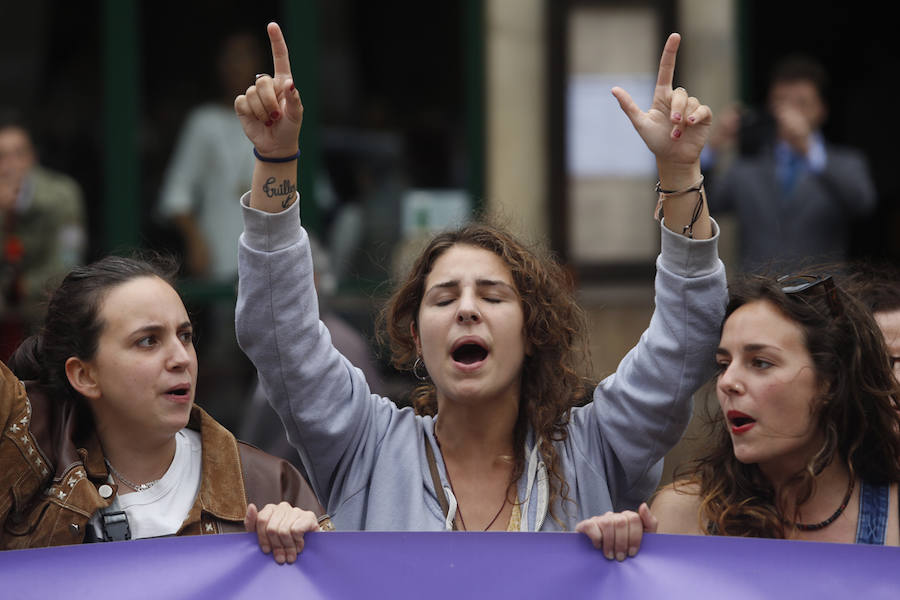 Fotos: Gijón toma la calle contra la libertad provisional