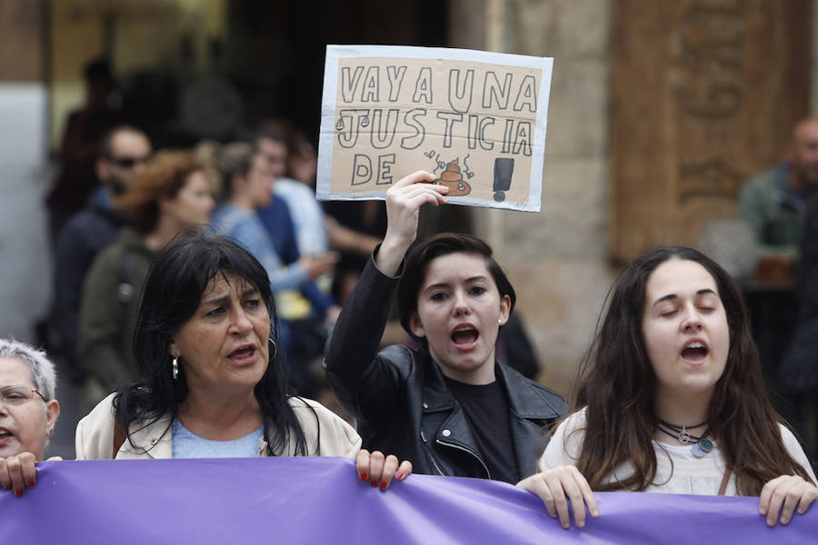 Fotos: Gijón toma la calle contra la libertad provisional