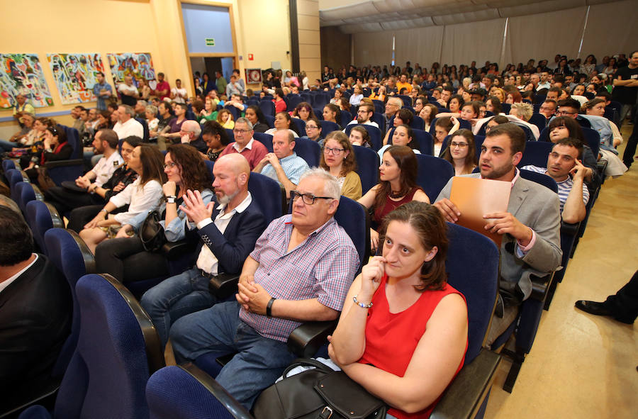 Entre las actividades del programa festivo, la entrega de diplomas y la inauguración de un mural y una plaza en la que han participado autoridades locales y regionales