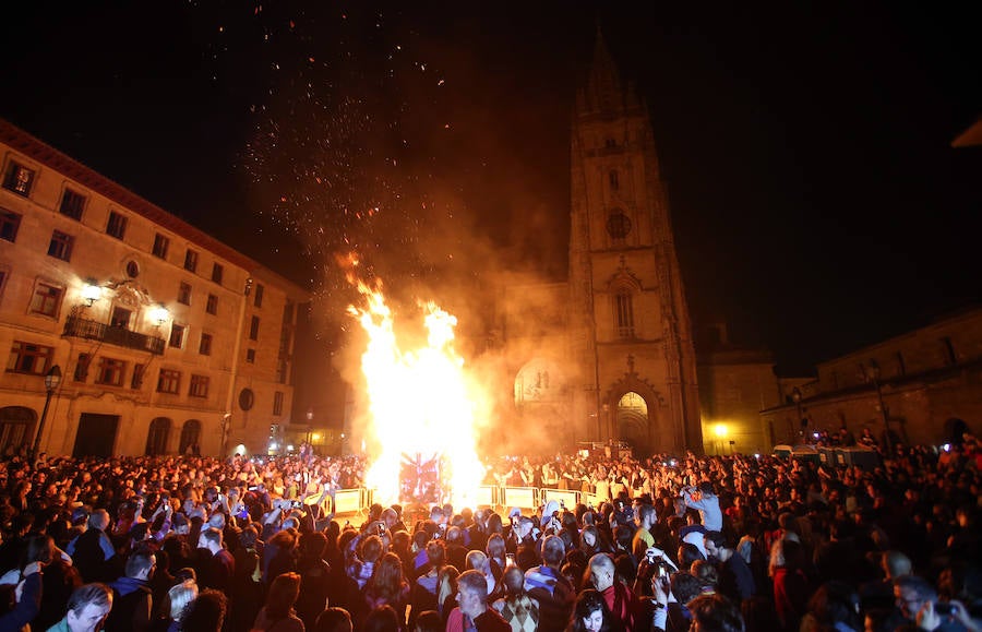 Fotos: Danza en torno al fuego de San Juan