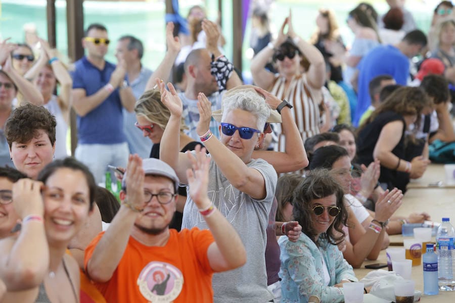 El camping de Deva acogió a cerca de 400 personas durante el fin de semana, con actividades específicas para jóvenes y familias