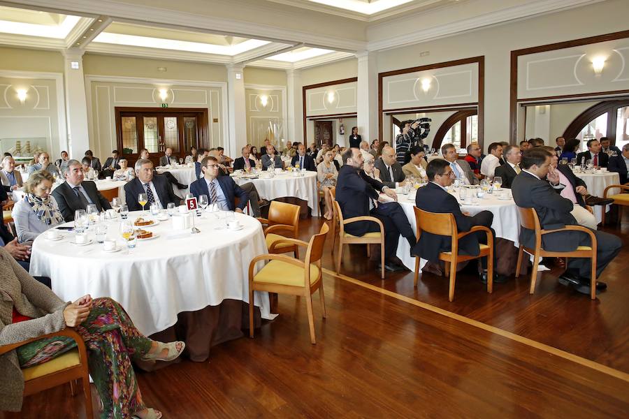 Las Cámaras de Comercio de Oviedo, Gijón y Avilés analizaron su presente y futuro en un encuentro organizado por EL COMERCIO en colaboración con la Caja Rural de Asturias. En la jornada plantearon un «frente común» para evitar el cierre de las térmicas