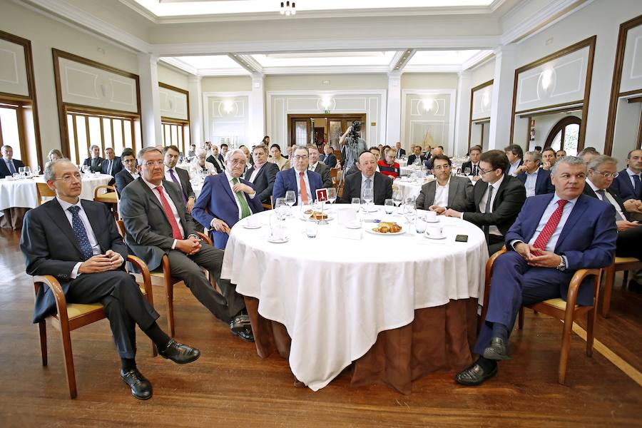 Las Cámaras de Comercio de Oviedo, Gijón y Avilés analizaron su presente y futuro en un encuentro organizado por EL COMERCIO en colaboración con la Caja Rural de Asturias. En la jornada plantearon un «frente común» para evitar el cierre de las térmicas