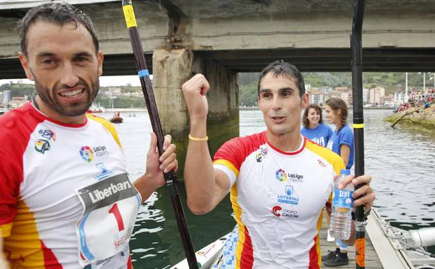 Walter Bouzán y Álvaro Fernández Fiuza, tras ganar la pasada edición del Sella.