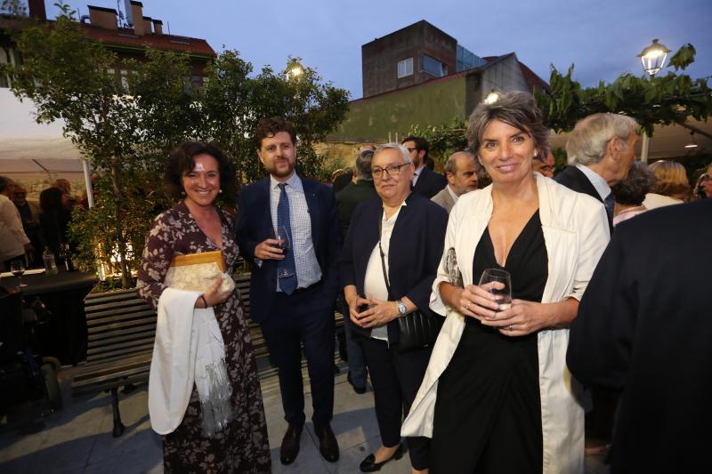 Elvira Martínez, de la Autoridad Portuaria de Avilés, Celso Rodríguez, de Alvargónzalez Ership, María Josefa Sanz, Cronista Oficial de Avilés, y Mercedes de Soignie, coordinadora del Aula de Cultura de LA VOZ DE AVILÉS-EL COMERCIO.