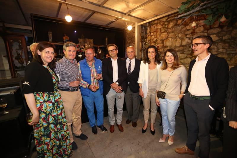 La directiva del Club de Tenis, galardonado este año: María Jesús Alonso, Ángel Fernández, José Antonio Pinto, Juan Carlos Fernández, José Ramón Rodríguez, presidente, Cristina Pérez, Noemí García y Pablo García Ovies.