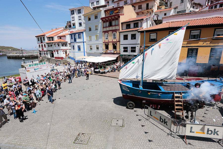 Fotos: Cudillero se llena con L&#039;Amuravela