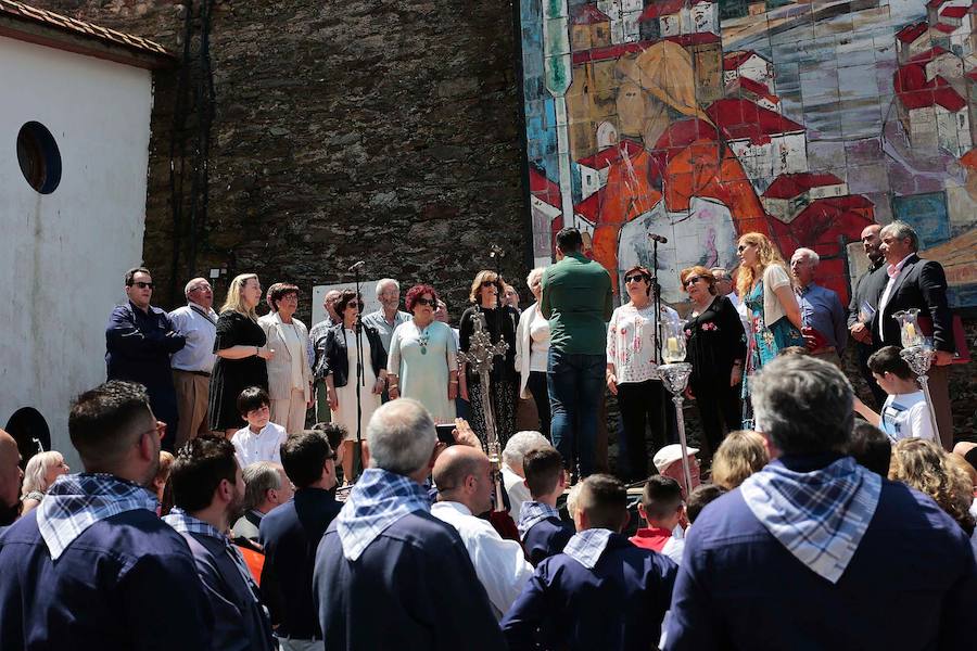 Fotos: Cudillero se llena con L&#039;Amuravela