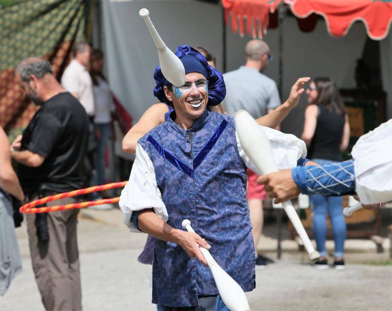 La historia de la rebeldía de los vecinos de Llanera contra el obispo Don Guillén se repite y llena de fiesta y espectáculo la localidad