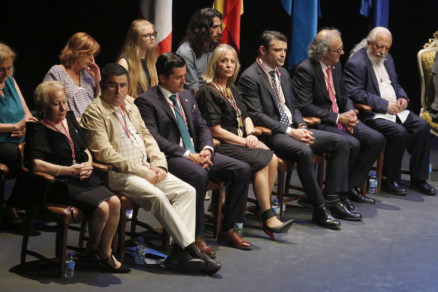 Los siete galardonados prestan un servicio a la ciudad tratando de hacerla «un lugar mejor», aseguró Carmen Moriyón.